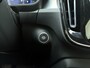 Volvo XC40 B3 177pk Plus Dark / Elektrische verstelbare stoelen / 360 graden camera / Harman kardon audio / Keyles enrty / All-season banden / 19''velgen /