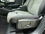 Volvo XC40 B3 177pk Plus Dark / Elektrische verstelbare stoelen / 360 graden camera / Harman kardon audio / Keyles enrty / All-season banden / 19''velgen /
