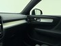 Volvo XC40 B3 177pk Plus Dark / Elektrische verstelbare stoelen / 360 graden camera / Harman kardon audio / Keyles enrty / All-season banden / 19''velgen /
