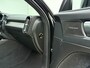 Volvo XC40 B3 177pk Plus Dark / Elektrische verstelbare stoelen / 360 graden camera / Harman kardon audio / Keyles enrty / All-season banden / 19''velgen /