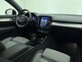 Volvo XC40 B3 177pk Plus Dark / Elektrische verstelbare stoelen / 360 graden camera / Harman kardon audio / Keyles enrty / All-season banden / 19''velgen /