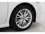 Toyota Camry 2.5 Hybrid Executive | Leder | Head-up display | JBL | Navigatie | Stoelverwarming | Dodehoek detectie | Keyless | Adaptive Cruise | Parkeersensoren voor/achter | Camera | 18 inch