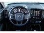 Volvo XC40 2.0 B4 Inscription | Harman Kardon Audio | Achteruitrijcamera | Lederen Bekleding | Trekhaak | Lichtmetalen Velgen 19 inch | Verwarmde Voorruit | Navigatie | BLIS | Keyless Entry