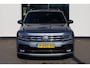 Volkswagen Tiguan 2.0 TSI 4Motion R-Line 7p 7 zits r-line in en exterieur panoramadak 20" LMV Suzuka head up display discover pro navi digital cockpit pro area view rondom zicht camera verwarmbare voorruit stoelverwarming elektrische achterklep keyless entry wegklapbare trekhaak side assist keyless entry VW Dealer onderhouden