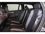 Volvo V60 T5 R-Design - IntelliSafe Assist & Surround - Full LED koplampen - Sensus navigatie - Harman Kardon Audio - Verwarmbare voorstoelen - Parkeersensoren voor & achter - Extra getint glas - 19' LMV