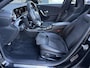 Mercedes-Benz A-klasse 200 Premium Plus | AMG-pakket | Pano-dak | Widescreen | Ambi light | sportstoelen | 19 inch |