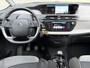 Citroën C4 Grand SpaceTourer 7-Persoons 130 Pk Benzine KGJ-74-X * Navigatie * Keyless Start * DAB Radio * Climate & Cruise Control * L.M. Velgen & Michelin * Achteruitrij Parkeer Camera * Vingerhoets; Vierde Generatie Eersteklas Service. Al meer dan 100 jaar een begrip in de Brabantse Kempen.