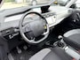 Citroën C4 Grand SpaceTourer 7-Persoons 130 Pk Benzine KGJ-74-X * Navigatie * Keyless Start * DAB Radio * Climate & Cruise Control * L.M. Velgen & Michelin * Achteruitrij Parkeer Camera * Vingerhoets; Vierde Generatie Eersteklas Service. Al meer dan 100 jaar een begrip in de Brabantse Kempen.