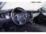 Volvo V90 T4 Momentum - IntelliSafe Assist & Surround - Navigatie - Apple® CarPlay - Android Auto - Lederen bekleding met verwarmbare voorstoelen - Elektr. bedienbare achterklep - Automatische bagageruimte afdekking - Parkeersensoren voor & achter - Automatisch dimmende binnen- & buitenspiegels - 12,3 inch bestuurdersdisplay - 18 inch LMV - Cross Traffic Alert