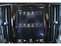 Volvo V90 T4 Momentum - IntelliSafe Assist & Surround - Navigatie - Apple® CarPlay - Android Auto - Lederen bekleding met verwarmbare voorstoelen - Elektr. bedienbare achterklep - Automatische bagageruimte afdekking - Parkeersensoren voor & achter - Automatisch dimmende binnen- & buitenspiegels - 12,3 inch bestuurdersdisplay - 18 inch LMV - Cross Traffic Alert