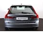 Volvo V90 T4 Momentum - IntelliSafe Assist & Surround - Navigatie - Apple® CarPlay - Android Auto - Lederen bekleding met verwarmbare voorstoelen - Elektr. bedienbare achterklep - Automatische bagageruimte afdekking - Parkeersensoren voor & achter - Automatisch dimmende binnen- & buitenspiegels - 12,3 inch bestuurdersdisplay - 18 inch LMV - Cross Traffic Alert
