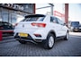 Volkswagen T-Roc 1.5 TSI Style | Automaat | Adapt. cuise | Trekhaak | Multifunctie stuur | Navi | Parkeerhulp | Lane assist |