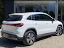 Mercedes-Benz EQA 300 4MATIC AMG Line 67 kWh | Panoramadak | Stoelverwarming | 1800kg Trekgewicht | Navigatie | Crusie Control | Achteruitrijcamera | Parkeersensoren | Apple Carplay/Android Auto |