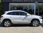 Mercedes-Benz EQA 300 4MATIC AMG Line 67 kWh | Panoramadak | Stoelverwarming | 1800kg Trekgewicht | Navigatie | Crusie Control | Achteruitrijcamera | Parkeersensoren | Apple Carplay/Android Auto |