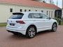 Volkswagen Tiguan 2.0 TSI 4Motion Highline Business R Apple Carplay - Panoramadak - Trekhaak