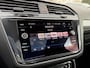 Volkswagen Tiguan 2.0 TSI 4Motion Highline Business R Apple Carplay - Panoramadak - Trekhaak