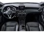 Mercedes-Benz A-klasse 200 Ambition Automaat (PANORAMADAK, STOELVERWARMING, NAVIGATIE, PARKEERSENSOREN)