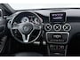 Mercedes-Benz A-klasse 200 Ambition Automaat (PANORAMADAK, STOELVERWARMING, NAVIGATIE, PARKEERSENSOREN)
