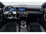 Mercedes-Benz A-klasse 180 Business Solution AMG (PANORAMADAK, STOELVERWARMING, PDC, CAMERA, NAVIGATIE)