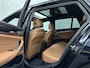 BMW 5-Serie Touring 530e M-Sport | Panorama | 360 Camera | ACC | Harman-Kardon | Trekhaak | Keyless-Entry | Leder | Rij-Assist Pro | 19'' | Sfeerverlichting | Carplay | LED | Zonwering | Standkachel | Draadloos Laden | Dealer onderhouden |