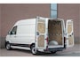 Volkswagen Crafter 2.0 TDI 140pk L3H2, 78.000km NAP, Carplay, Camera, Trekhaak, Airco, Cruise control, Bluetooth.