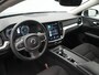 Volvo V60 2.0 B3 Momentum Business - RIJKLAARPRIJS - All Seasonbanden - Achteruitrijcamera - Elektrisch Glazen Schuif-/Kanteldak - Apple Carplay - Android Auto