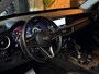 Alfa Romeo Stelvio 2.0 T AWD Super|280pk|Automaat|Leder|Memory|Elek. Stoelen|Camera|19" Velgen|Trekhaak 2.300kg|Rijklaar