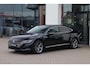 Volkswagen Arteon 1.4 TSI eHybrid R-Line Business+ camera side assist discover pro navigatie LED IQ Matrix ACC leder alcantara digital cockpit pro 4x stoelverwarming travel assist light assist draadloos carplay zwarte dakhemel keyless go spraak bediening draadloos laden