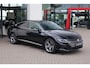 Volkswagen Arteon 1.4 TSI eHybrid R-Line Business+ camera side assist discover pro navigatie LED IQ Matrix ACC leder alcantara digital cockpit pro 4x stoelverwarming travel assist light assist draadloos carplay zwarte dakhemel keyless go spraak bediening draadloos laden