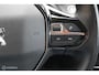 Peugeot e-2008 EV Allure 50 kWh, PDC voor/achter + Camera, App Connect, Clima, Navi, Cruise, 17 inch Lmv.