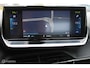Peugeot e-2008 EV Allure 50 kWh, PDC voor/achter + Camera, App Connect, Clima, Navi, Cruise, 17 inch Lmv.