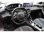 Peugeot e-2008 EV Allure 50 kWh, PDC voor/achter + Camera, App Connect, Clima, Navi, Cruise, 17 inch Lmv.