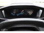 Peugeot e-2008 EV Allure 50 kWh, PDC voor/achter + Camera, App Connect, Clima, Navi, Cruise, 17 inch Lmv.