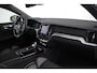 Volvo V60 T6 Plug-in hybrid AWD Plus Dark | Trekhaak | 360 graden camera | Verwarmbare voorstoelen en stuurwiel | Premium audio by Harman Kardon | Apple carplay/Android auto | Verwarmbare achterbank en voorruit