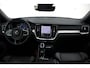 Volvo V60 T6 Plug-in hybrid AWD Plus Dark | Trekhaak | 360 graden camera | Verwarmbare voorstoelen en stuurwiel | Premium audio by Harman Kardon | Apple carplay/Android auto | Verwarmbare achterbank en voorruit