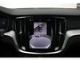 Volvo V60 T6 Plug-in hybrid AWD Plus Dark | Trekhaak | 360 graden camera | Verwarmbare voorstoelen en stuurwiel | Premium audio by Harman Kardon | Apple carplay/Android auto | Verwarmbare achterbank en voorruit
