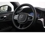 Volvo V60 T6 Plug-in hybrid AWD Plus Dark | Trekhaak | 360 graden camera | Verwarmbare voorstoelen en stuurwiel | Premium audio by Harman Kardon | Apple carplay/Android auto | Verwarmbare achterbank en voorruit