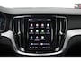 Volvo V60 T6 Plug-in hybrid AWD Plus Dark | Trekhaak | 360 graden camera | Verwarmbare voorstoelen en stuurwiel | Premium audio by Harman Kardon | Apple carplay/Android auto | Verwarmbare achterbank en voorruit