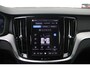 Volvo V60 T6 Plug-in hybrid AWD Plus Dark | Trekhaak | 360 graden camera | Verwarmbare voorstoelen en stuurwiel | Premium audio by Harman Kardon | Apple carplay/Android auto | Verwarmbare achterbank en voorruit