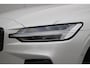 Volvo V60 T6 Plug-in hybrid AWD Plus Dark | Trekhaak | 360 graden camera | Verwarmbare voorstoelen en stuurwiel | Premium audio by Harman Kardon | Apple carplay/Android auto | Verwarmbare achterbank en voorruit