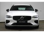 Volvo V60 T6 Plug-in hybrid AWD Plus Dark | Trekhaak | 360 graden camera | Verwarmbare voorstoelen en stuurwiel | Premium audio by Harman Kardon | Apple carplay/Android auto | Verwarmbare achterbank en voorruit