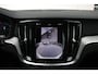 Volvo V60 T6 Plug-in hybrid AWD Plus Dark | Trekhaak | 360 graden camera | Verwarmbare voorstoelen en stuurwiel | Premium audio by Harman Kardon | Apple carplay/Android auto | Verwarmbare achterbank en voorruit