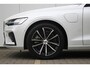 Volvo V60 T6 Plug-in hybrid AWD Plus Dark | Trekhaak | 360 graden camera | Verwarmbare voorstoelen en stuurwiel | Premium audio by Harman Kardon | Apple carplay/Android auto | Verwarmbare achterbank en voorruit