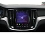 Volvo V60 T6 Plug-in hybrid AWD Plus Dark | Trekhaak | 360 graden camera | Verwarmbare voorstoelen en stuurwiel | Premium audio by Harman Kardon | Apple carplay/Android auto | Verwarmbare achterbank en voorruit