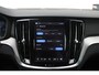 Volvo V60 T6 Plug-in hybrid AWD Plus Dark | Trekhaak | 360 graden camera | Verwarmbare voorstoelen en stuurwiel | Premium audio by Harman Kardon | Apple carplay/Android auto | Verwarmbare achterbank en voorruit