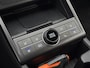Hyundai Kona Electric Premium 65.4 kWh / Automaat / Stoel verwarming voor en achter / Apple Carplay/Android Auto / Stoelverkoeling voor/ Stuurverwarming /