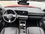 Hyundai Kona Electric Premium 65.4 kWh / Automaat / Stoel verwarming voor en achter / Apple Carplay/Android Auto / Stoelverkoeling voor/ Stuurverwarming /
