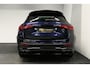 Mercedes-Benz GLC 300e 4MATIC AMG Line / GLC63s AMG diffuser / Panamericana Grille / Achterasbesturing / Panoramadak / Luchtvering / Elektr. verstelbare stoelen (memory) / Burmester 3D Surround Sound / Digital Light (laser) / HUD / Rondomzichtcamera / Apple Carplay - Android Auto / Stoelverwarming voor + achter / Ambienteverlichting / 20'' LMV / Dodehoekdetectie / Night pakket