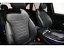 Mercedes-Benz GLC 300e 4MATIC AMG Line / GLC63s AMG diffuser / Panamericana Grille / Achterasbesturing / Panoramadak / Luchtvering / Elektr. verstelbare stoelen (memory) / Burmester 3D Surround Sound / Digital Light (laser) / HUD / Rondomzichtcamera / Apple Carplay - Android Auto / Stoelverwarming voor + achter / Ambienteverlichting / 20'' LMV / Dodehoekdetectie / Night pakket