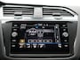Volkswagen Tiguan 1.4 TSI eHybrid R-Line Business DSG / Panoramadak / Adaptive cruise / Navi / Leer